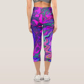 Groovy Abstrakt Retro Magenta und Lila Swirl Capri Leggings (Rückseite)