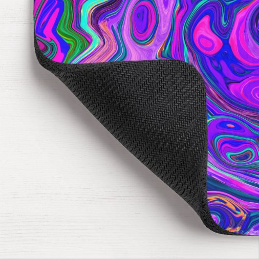 Groovy Abstrakt Retro Magenta und Lila Swirl Mousepad (Ecke)