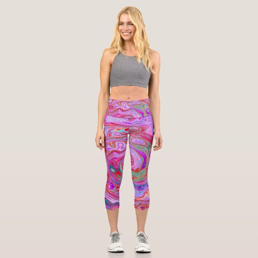 Groovy Abstrakt Retro Rot, Lila und rosa Swirl Capri Leggings (Vorderseite)