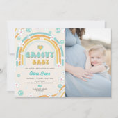 Groovy Baby Rainbow Baby Dusche Party Foto Einladung (Vorderseite)