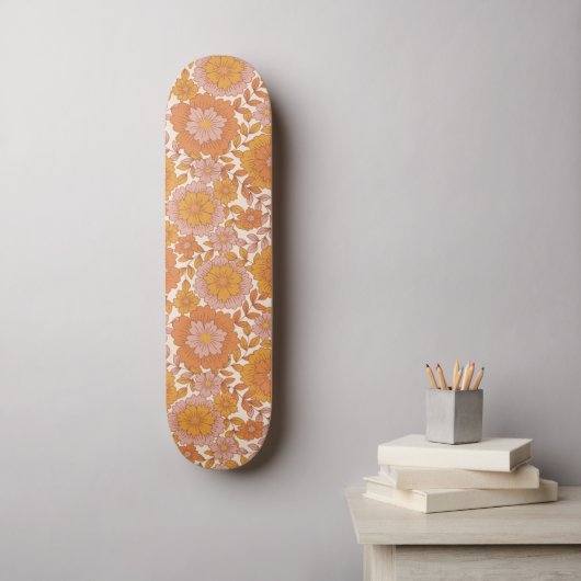 Groovy Boho 60er 70er Retro Floral Seventies Hippi Skateboard (Wandkunst)