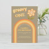 Groovy boho daisy Regenbogen Geburtstag Einladung (Stehend Vorderseite)