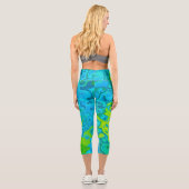 Groovy Chartreuse und Aquamarine Liquid Swirl Capri Leggings (Rückseite)