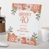 Groovy Classic Hippie Flora Leaf Birthday Sockelschild (In Situ)