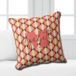 Groovy Colorful Retro Kissen<br><div class="desc">Ihr Monogramm und Ihr Vorname unterstreichen ein Retro-farbiges gewölbtes Muster in einer grobkörnigen Farbpalette, dieses Kissen macht Spaß für Sie, Ihre Kinder, Unis-Schlafzimmer oder als Geschenk. (Sie können das Monogramm und den Vornamen entfernen, die Personalisierung einfach leer verlassen.)</div>