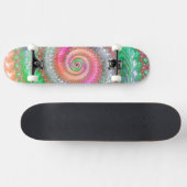 Groovy Colorful Spiral Digitales Abstraktes Frakta Skateboard (Horizontal)