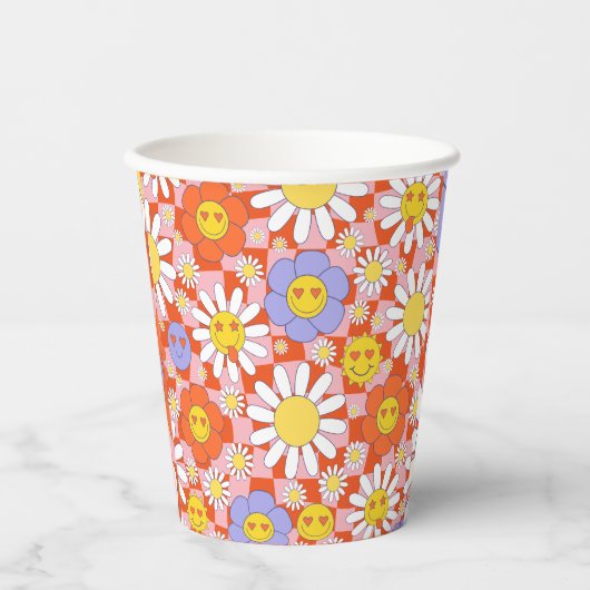 Groovy Daisy Floral Checkerboard, Y2K 90s Pappbecher (Vorderseite)