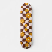 Groovy Daisy Floral Checkerboard, Y2K 90s Skateboard (Vorne)