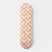 Groovy Daisy Floral Checkerboard, Y2K 90s Skateboard (Vorne)