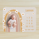 Groovy Daisy Rainbow Baby Milestone Blanket Babydecke<br><div class="desc">Dokumentieren Sie die Meilensteine Ihres Babys mit dieser groovy Retro-Baby-Meilenstein-Decke mit einer erdig getönten 70er-inspirierten Abbildung eines Regenbogens und eines Molkereis.</div>