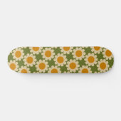 Groovy Daisy Skateboard (Horizontal)