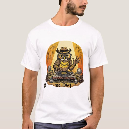 Groovy DJ Owl: Das Nachtleben Vibes T-Shirt (Vorderseite)