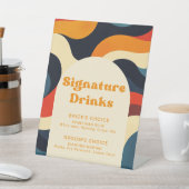 Groovy farbige Retro Wavy Boho Signature Drinks Sockelschild (In SItu)