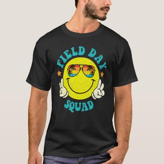 Groovy Field Day Squad Smile Face Retro Sunset Sun T-Shirt (Vorderseite)
