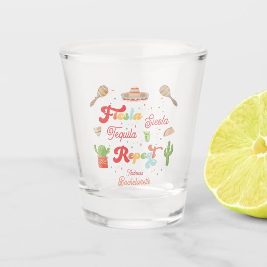 Groovy Fiesta Siesta Tequila Repeat Bachelorette Schnapsglas (Vorderseite)