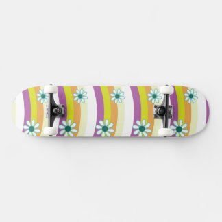 Groovy Floral Skateboard Muster