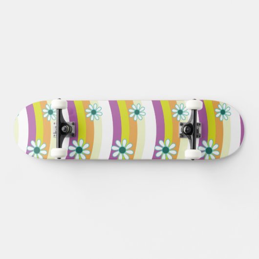 Groovy Floral Skateboard Muster (Horizontal)