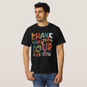 Groovy Funny Ich habe mehr als vier Fragen Passo T-Shirt (Vorne ganz)