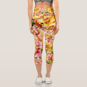 Groovy Golden Rose Opulence: Capri Leggings (Rückseite)