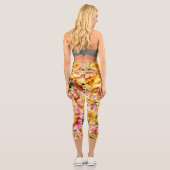 Groovy Golden Rose Opulence: Capri Leggings (Rückseite)