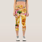 Groovy Golden Rose Opulence: Capri Leggings (Vorderseite)