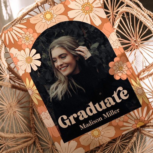Groovy Graduation Announcement Einladung