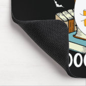 Groovy Halloween Ghost Mehr Bücher Libraria Mousepad (Ecke)