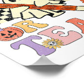 Groovy Halloween Trick oder lehren Retro Blumengho Poster (Ecke)