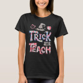 Groovy Halloween Trick or Teach Retro Floral Ghost T-Shirt (Vorderseite)