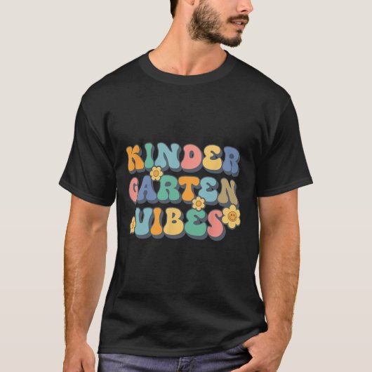 Groovy Hello Kindergarten Vibes Retro Teacher Back T-Shirt (Vorderseite)