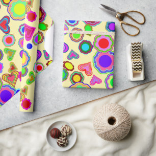 Groovy Herzen Blumen Geschenkpapier