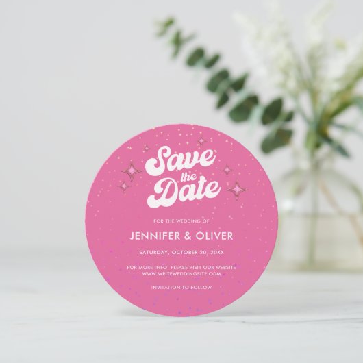 Groovy Hot Pink Disco Ball Wedding Save the Date Einladung (Stehend Vorderseite)