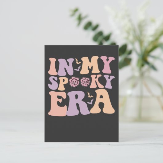 Groovy in meiner spöttischen Ära Halloween Ghost R Einladungspostkarte (Stehend Vorderseite)