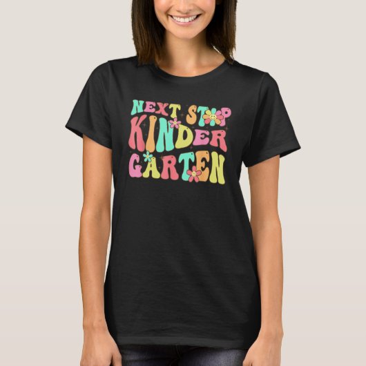 Groovy Next Stop Kindergarten Preschool Graduation T-Shirt (Vorderseite)