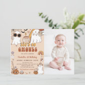 Groovy Niedlich Ghost Halloween 1. Geburtstag Part Einladung (Stehend Vorderseite)