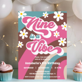 Groovy Nine ist ein aquamarines Mädchen in Vibe pi Einladung