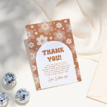 Groovy One Boho Daisy Retro 1. Geburtstag Party Dankeskarte<br><div class="desc">Eine Dankeschön-Karte, die zu unserer Groovy One Boho Daisy Retro 1. Geburtstag Party Kollektion passt. Dieses Design zeichnet sich durch ein Vintages Hippie-Muster aus, in einem boho-farbigen Schema, das aus dunklen Blume besteht. Es gibt eine bearbeitbare Danksagung. Die Rückseite der Karte ist das benutzerdefinierte Foto des Geburtstagsmädchens. Klicken Sie auf...</div>