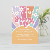 Groovy One Sunshine Rainbow Daisy Einladung (Stehend Vorderseite)