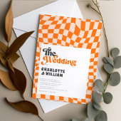 Groovy Orange Checkered Moderne Retro Hochzeit Einladung