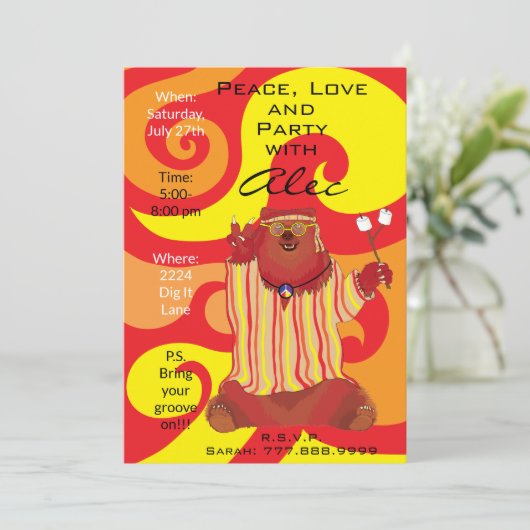 Groovy Peace Bear 1960s Style Einladung (Stehend Vorderseite)