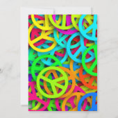 Groovy Peace signalisiert Rainbow Pattern Wedding Einladung (Rückseite)