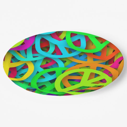 Groovy Peace signalisiert Regenbogenmuster Pappteller (Schrägansicht)