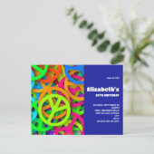 Groovy Peace Signs Rainbow Pattern Birthday Einlad Postkarte (Stehend Vorderseite)