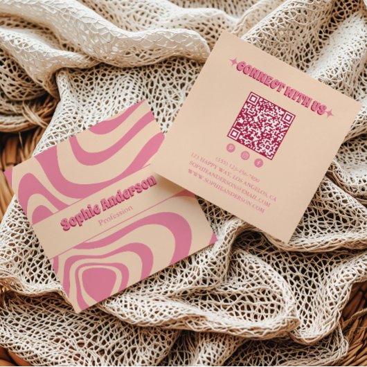 Groovy Pink Retro Wave mit QR-Code Quadratische Visitenkarte