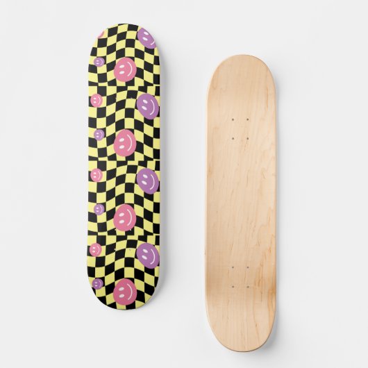 Groovy psychedelic Retro Smiley Checkerboard, Skateboard (Vorderseite)
