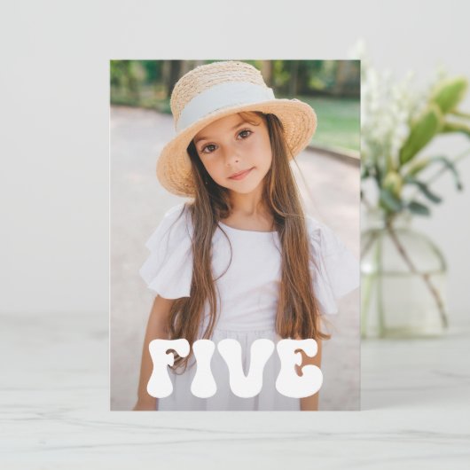 Groovy Regenbogen 5 ist ein vibe 60er Retro-Disy-F Einladung (Stehend Vorderseite)