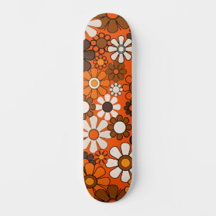 Groovy Retro 70er Blumenmuster Orange und Braun Skateboard