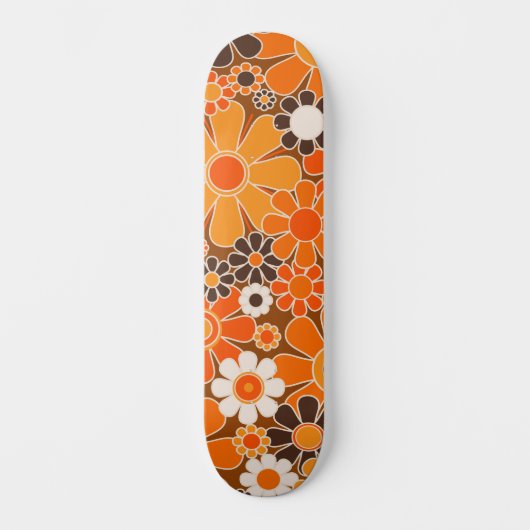 Groovy Retro 70er Blumenmuster Orange und Braun Skateboard (Vorderseite)