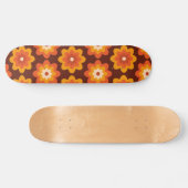 Groovy Retro 70er Boho Hippie Orange Blume Muster Skateboard (Horizontal)