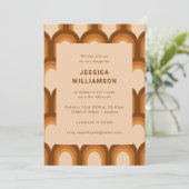 Groovy Retro 70er Brown Trendy Unique Bat Mitzvah Einladung (Stehend Vorderseite)